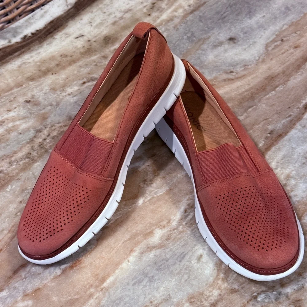 Women’s VIONIC Roxan rose leather sneakers. Size 8.5 - Picture 5 of 8